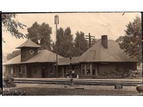This photo shows the depot's baggage room at right, the baggage handling area at center, and the main building with passenger waiting area at left.